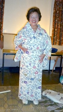 Kimie Markarian demonstrates the kimono; photo by Vilĉjo Walker